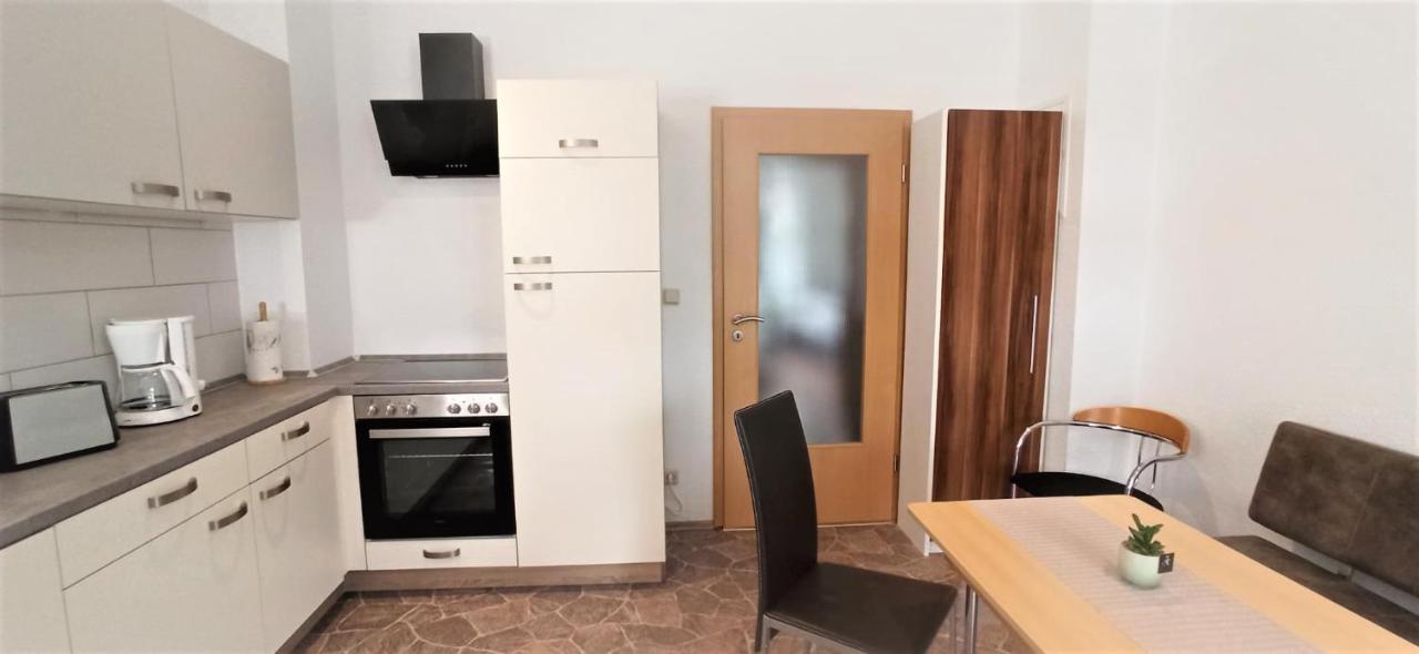 Apartment Fuer Bis Zu 7 Personen Mit Balkon Halberstadt Exterior photo