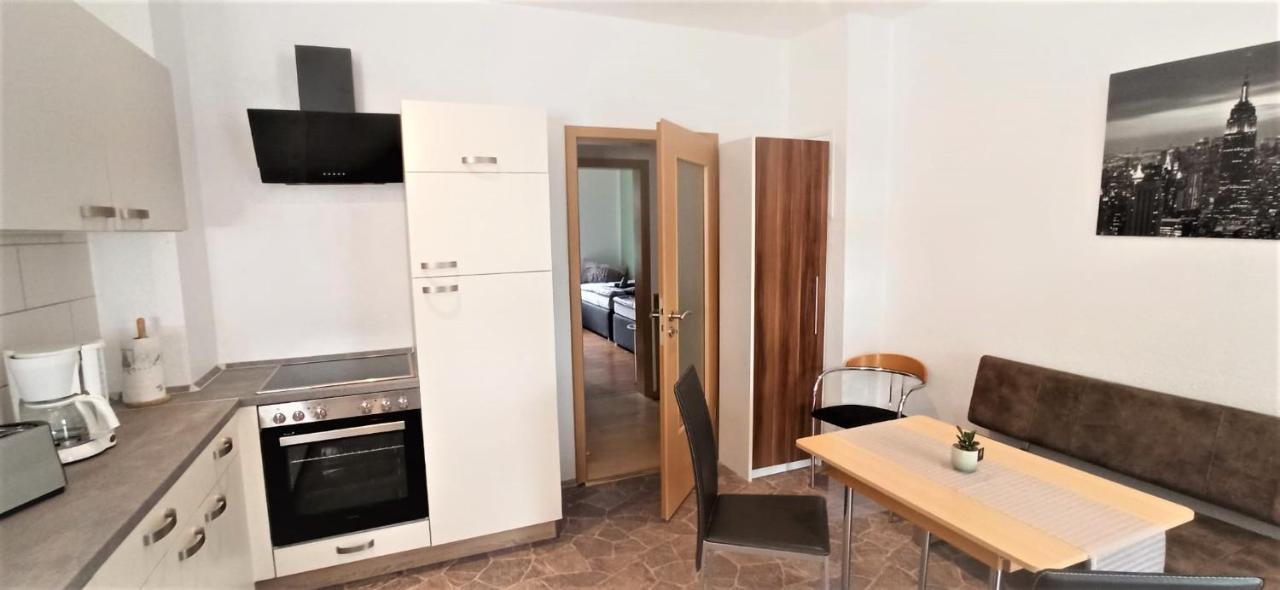Apartment Fuer Bis Zu 7 Personen Mit Balkon Halberstadt Exterior photo